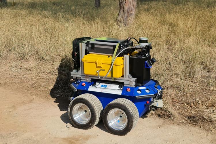 The autonomous robot and the Rescue MIMS device
